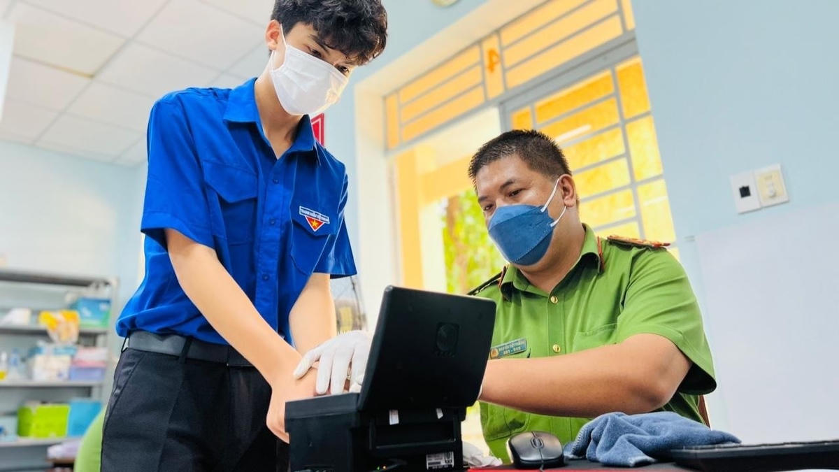 Từ nay đến 10/5, Công an TP Thủ Đức sẽ ưu tiên cấp CCCD cho học sinh có năm sinh 2004 và 2007 để các em thi chuyển cấp, và thi tốt nghiệp THPT.