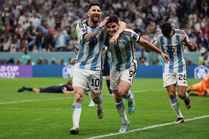 Messi và Alvarez cùng tỏa sáng giúp Argentina vào chơi trận chung kết.