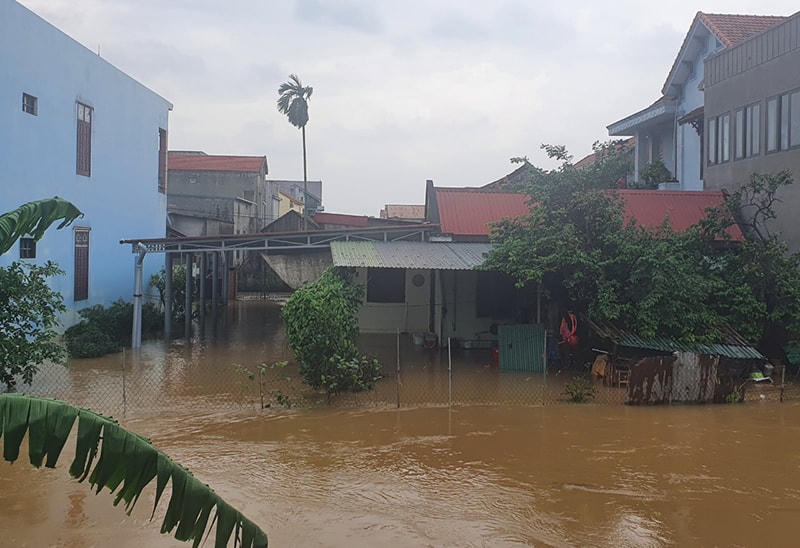 Nhiều nhà dân trên địa bàn huyện Lệ Thủy (Quảng Bình) bị ngập.