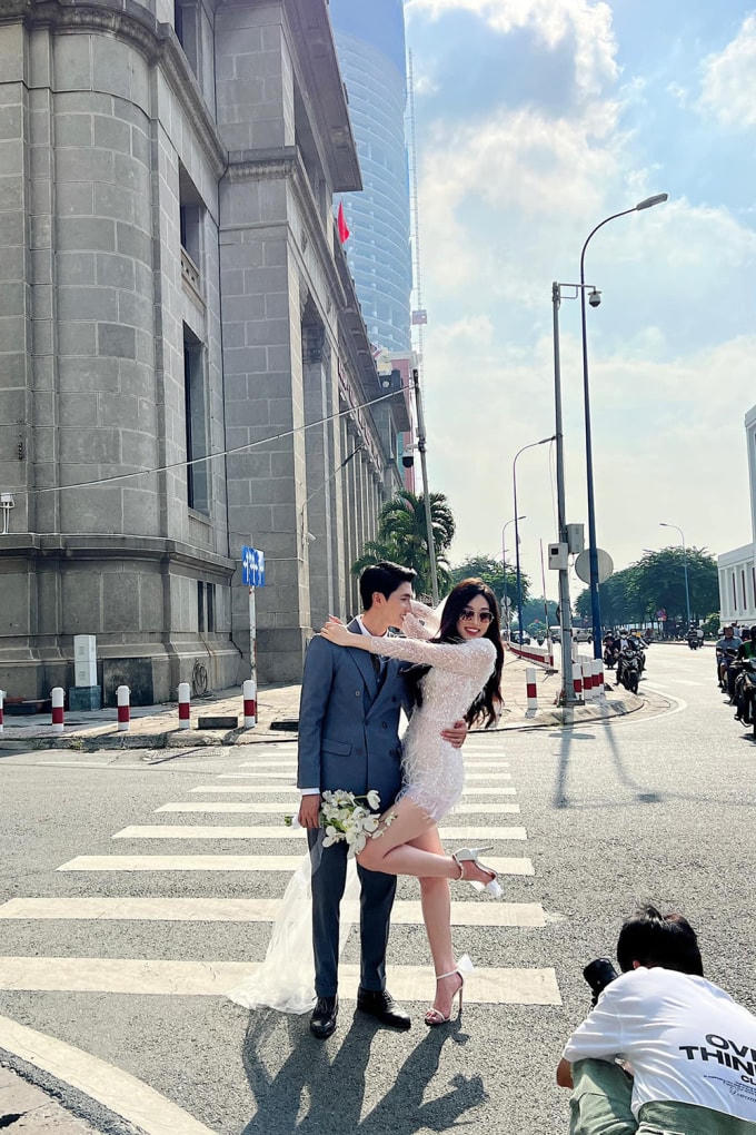 Ảnh cưới của Bình An và Á hậu Phương Nga. 