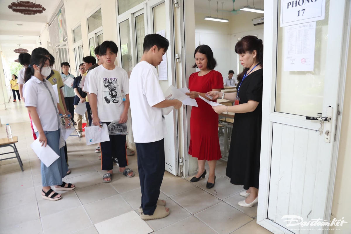 Thí sinh dự thi tốt nghiệp THPT năm 2025 tại Hà Nội. Ảnh: Lê Khánh.