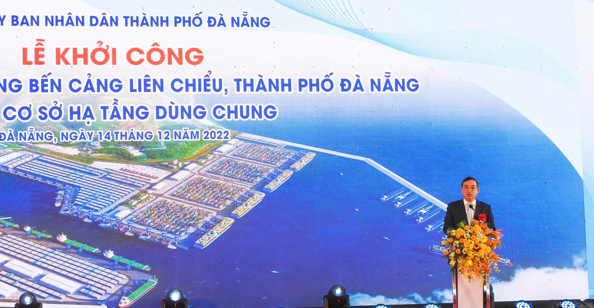 Chủ tịch UBND TP Đà Nẵng Lê Trung Chinh phát biểu tại Lễ khởi công. Ảnh: Thanh Tùng.