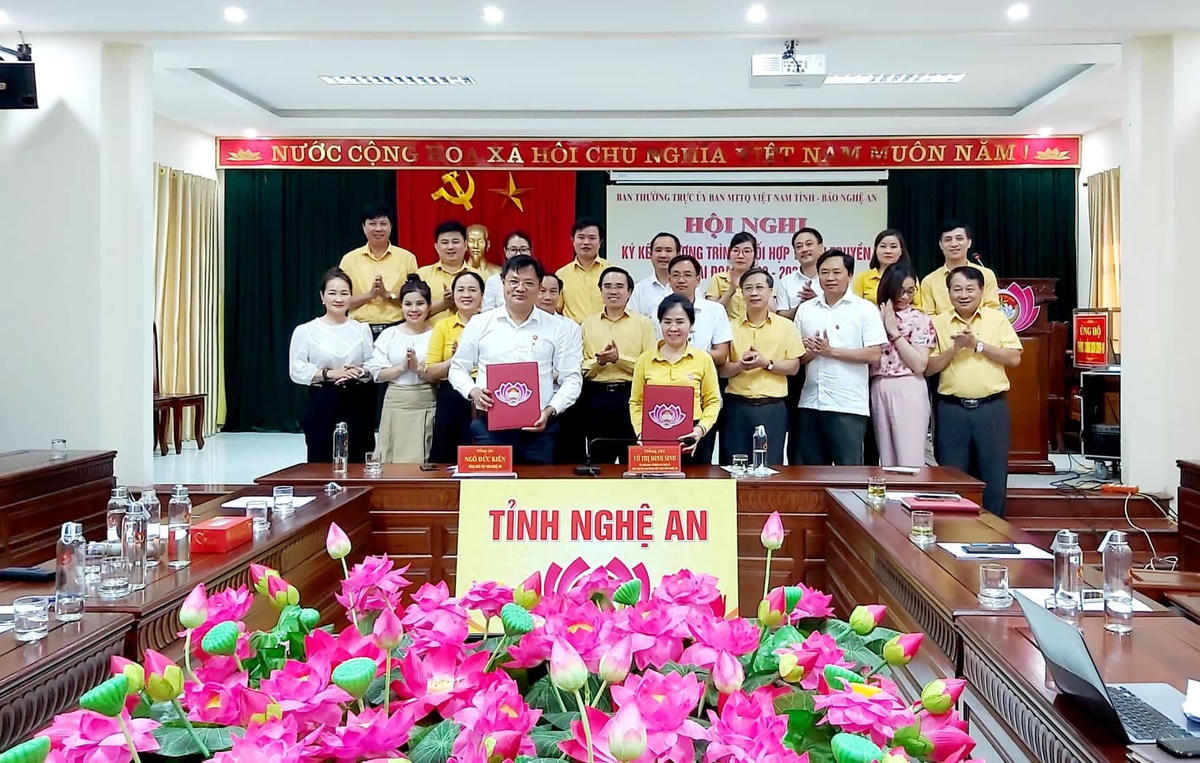 Ban Thường trực Ủy ban MTTQ Việt Nam tỉnh Nghệ An và Báo Nghệ An ký kết Chương trình phối hợp tuyên truyền giai đoạn 2022-2025.