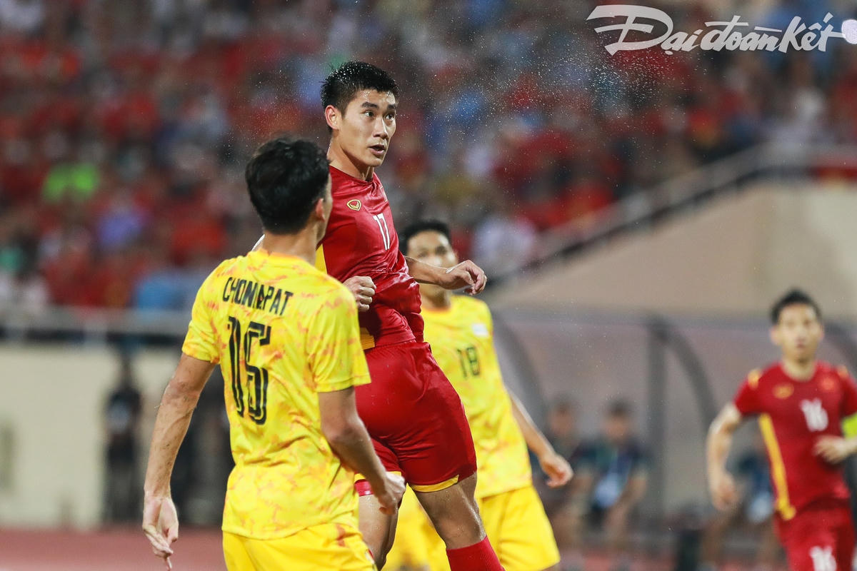 Phút thứ 81 trận chung kết với U23 Thái Lan, Mạnh Dũng mở tỷ số 1-0 cho U23 Việt Nam, đưa tuyển bóng đá nam chạm một tay vào tấm Huy chương Vàng SEA Games 31.