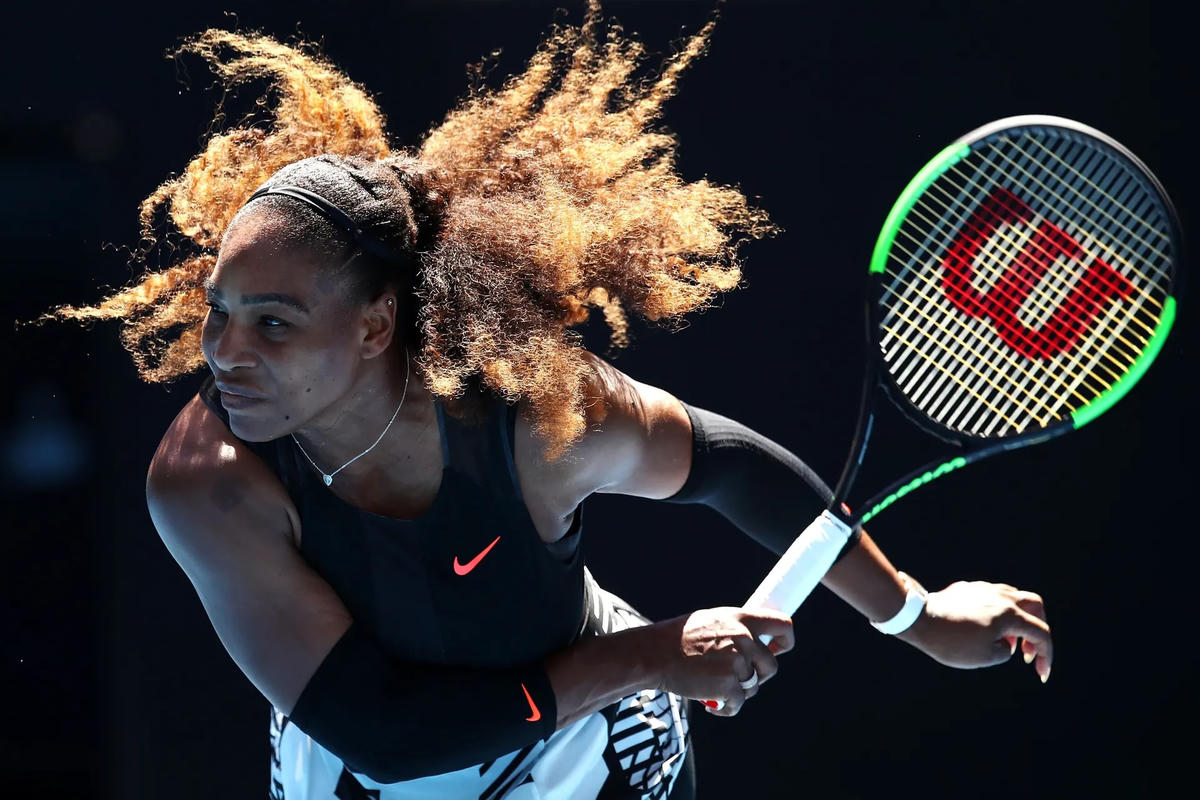 Williams trong trận đấu với Nicole Gibbs ở giải Australia mở rộng 2017… Ảnh: The Guardian