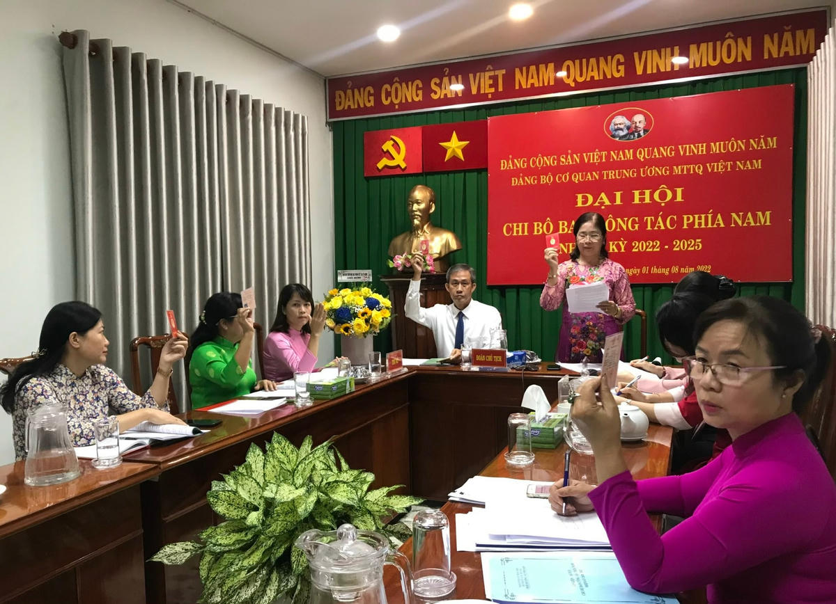 Các đại biều thống nhất cao với các nội dung tại đại hội.