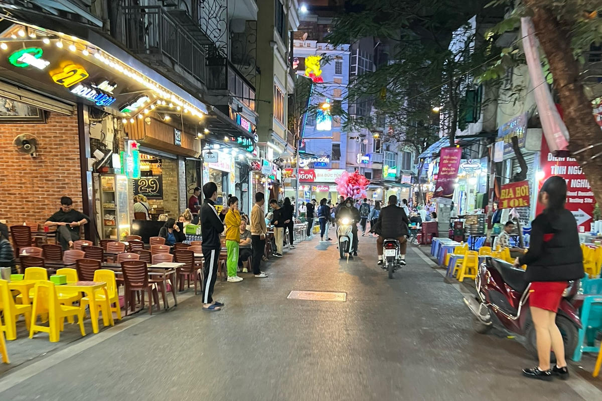 Một tuyến phố quận Hoàn Kiếm (Hà Nội) Ảnh: Nguyễn Trường.