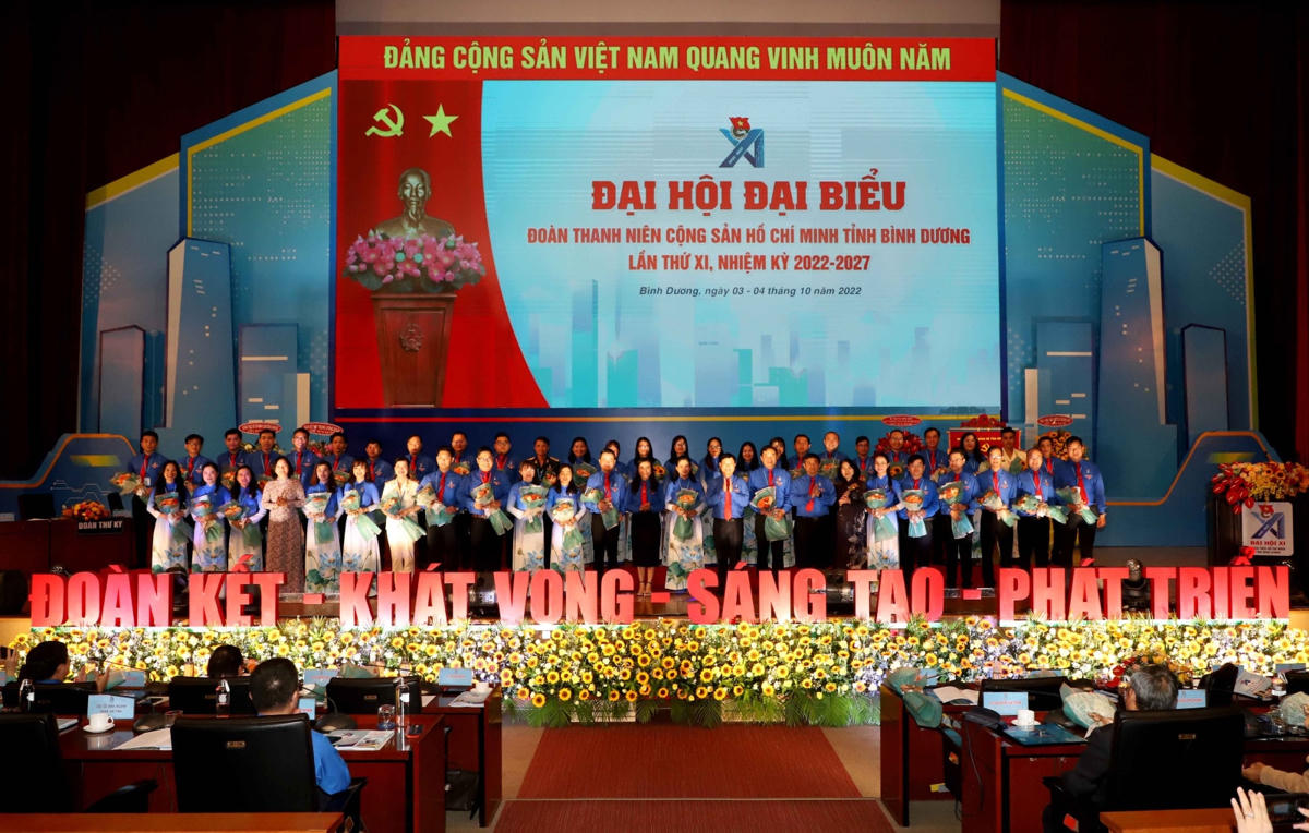Ra mắt Ban Chấp hành Đoàn TNCS Hồ Chí Minh tỉnh Bình Dương khóa XI, nhiệm kỳ 2022-2027. (Ảnh: Q.C).