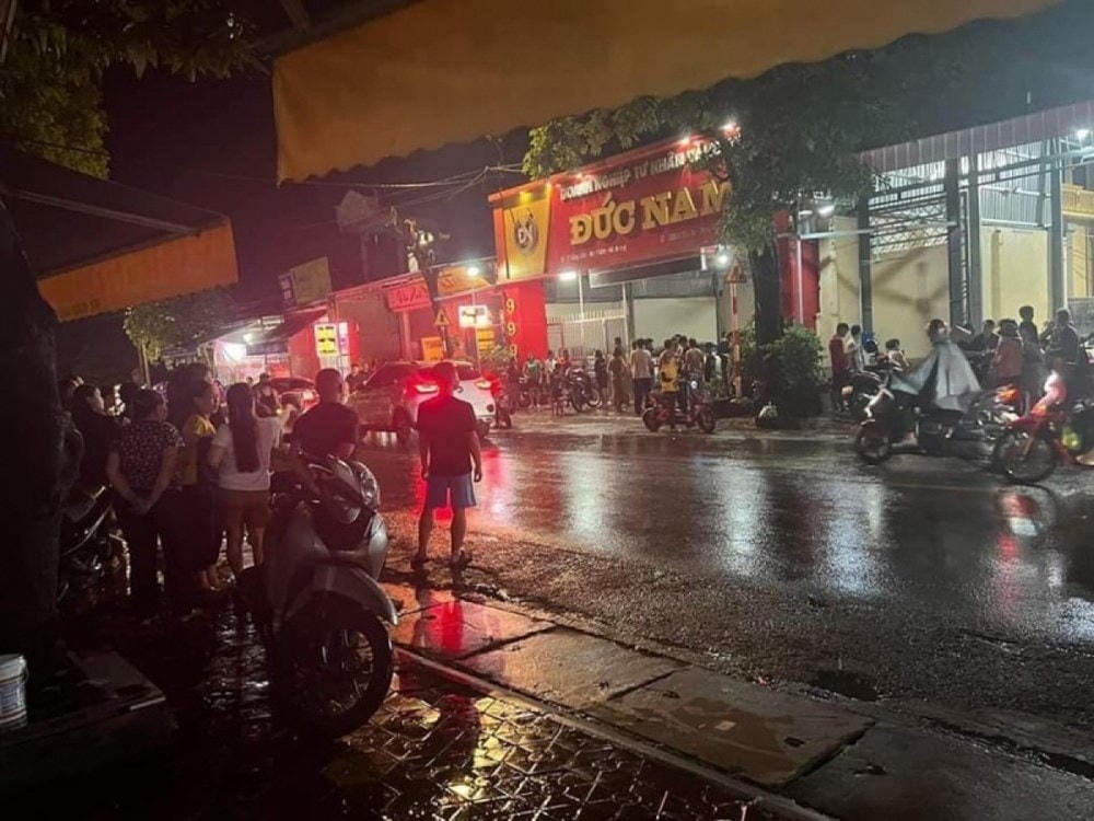 Hiện trường vụ cướp tiệm vàng.