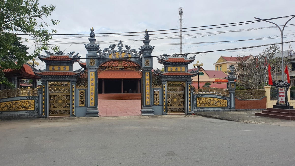 Một di tích trên địa bàn xã được tu bổ khang trang.