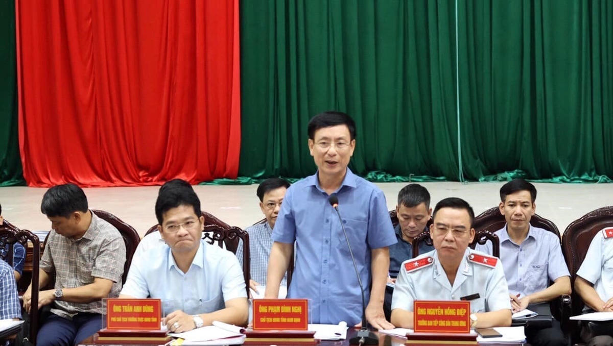 Chủ tịch UBND tỉnh Nam Định tại cuộc đối thoại.