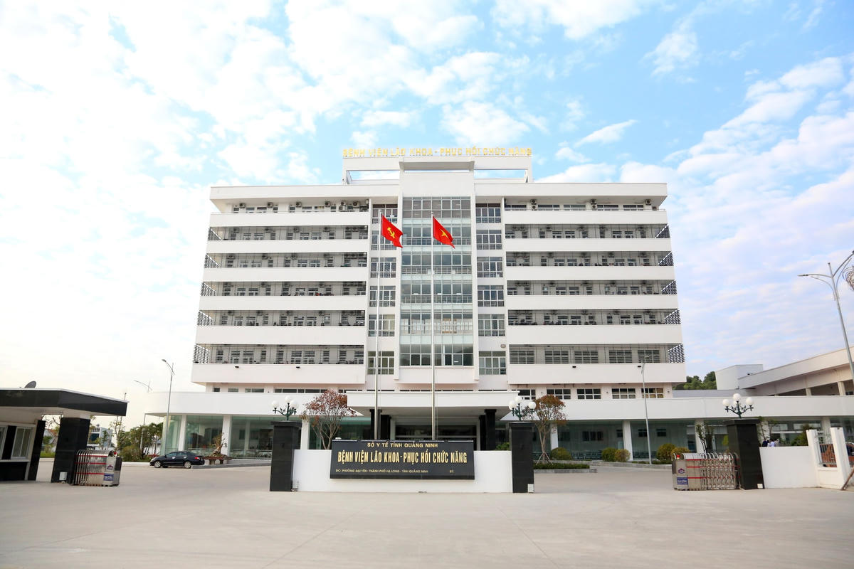 Bệnh viện Lão khoa – Phục hồi chức năng được đầu tư xây dựng đồng bộ, khang trang, hiện đại. 