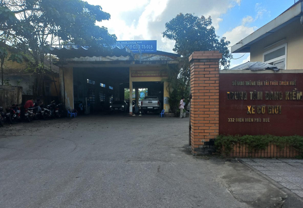 Trung tâm đăng kiểm xe cơ giới Thừa Thiên - Huế hoạt động bình thường sau khi nhiều cán bộ bị bắt