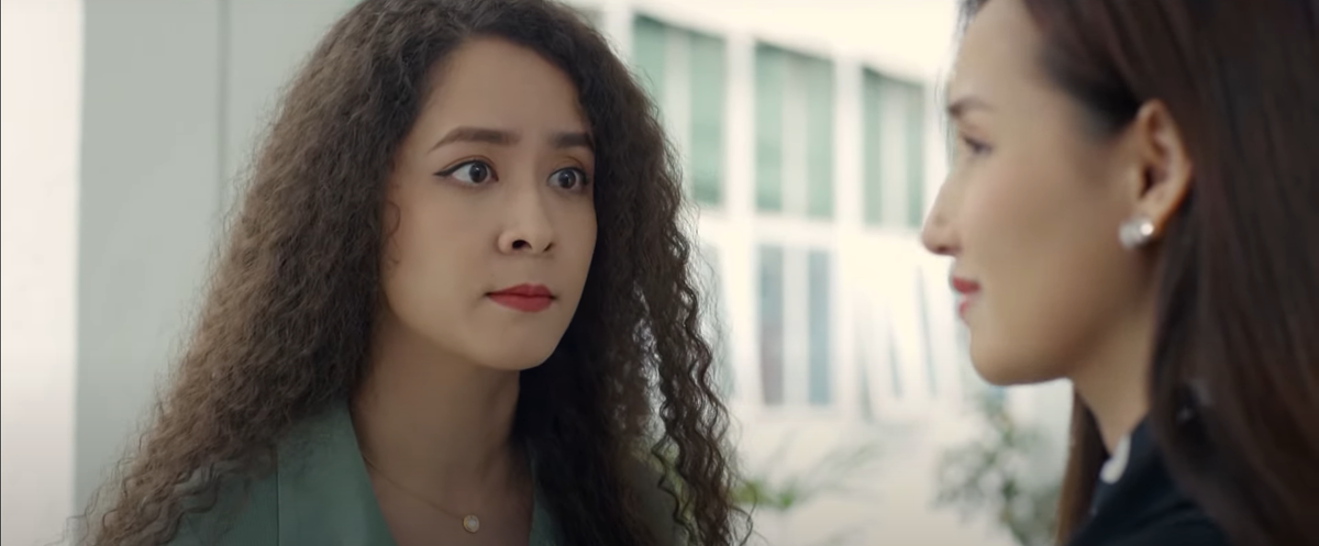 Trâm đổ lỗi cho Giang là nguyên nhân gia đình cô đổ vỡ, còn Giang thì cạnh khóe cô “có không giữ, mất đừng tìm”. Ảnh: CMH. 