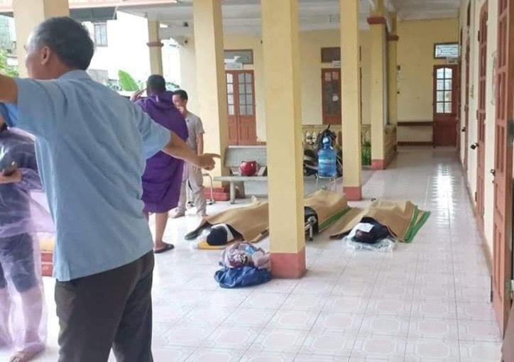 Sau khi bị sét đánh, 3 nạn nhân được đưa về Trạm Y tế xã Thụy Thanh nhưng được xác định đều đã tử vong.