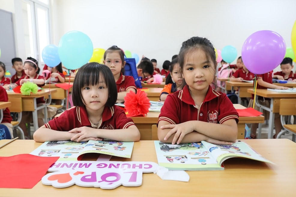Sự bao dung, yêu thương của thầy cô là  nguồn động viên, khích lệ học sinh. Ảnh: Quang Vinh.  