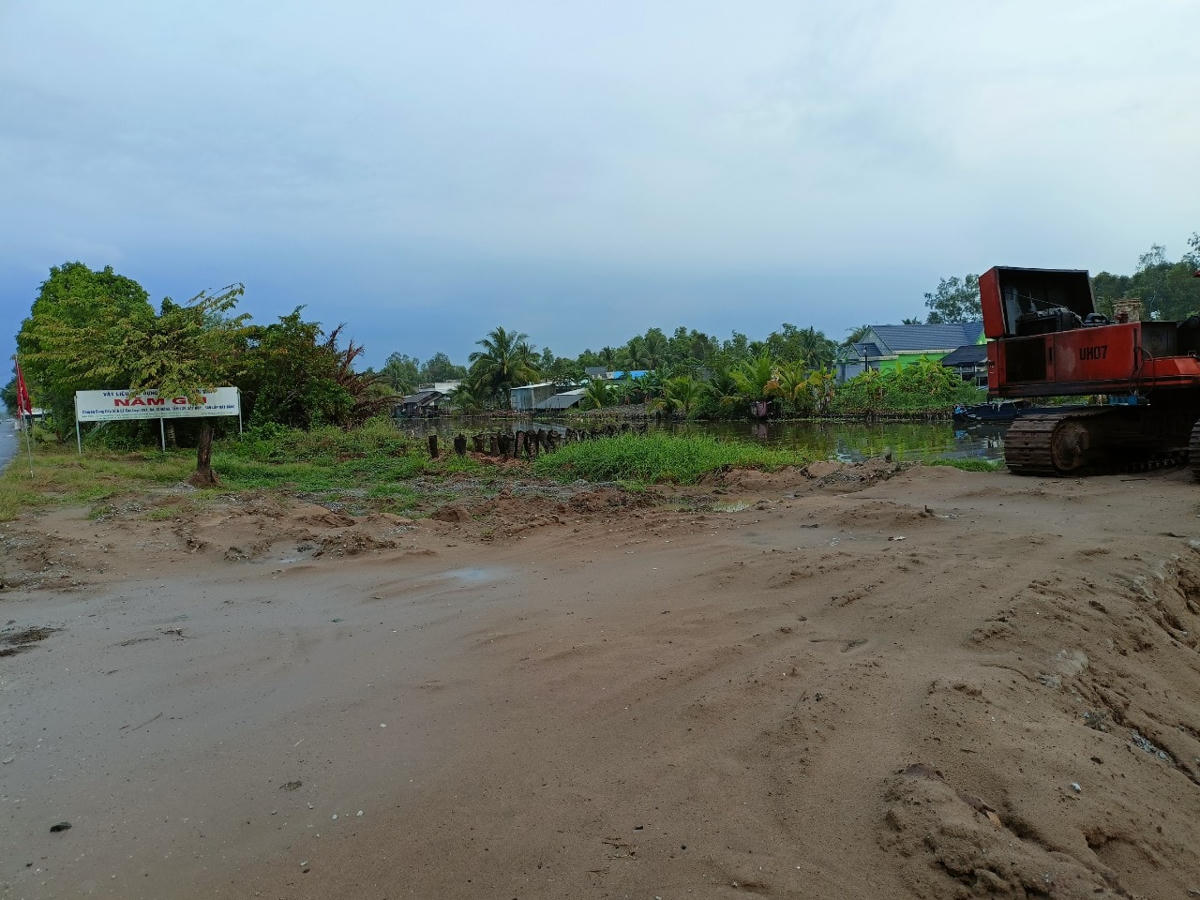 Bị nợ số tiền lớn nên bãi vật liệu của ông Ghi giờ chỉ còn là bãi đất trống