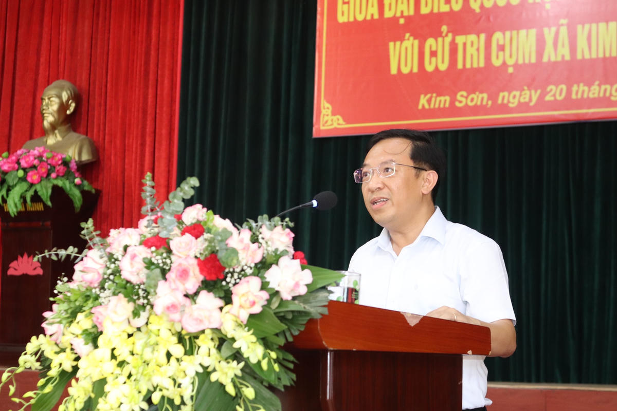 Phó Chủ tịch - Tổng Thư ký Nguyễn Thị Thu Hà tiếp xúc cử tri tại huyện Kim Sơn