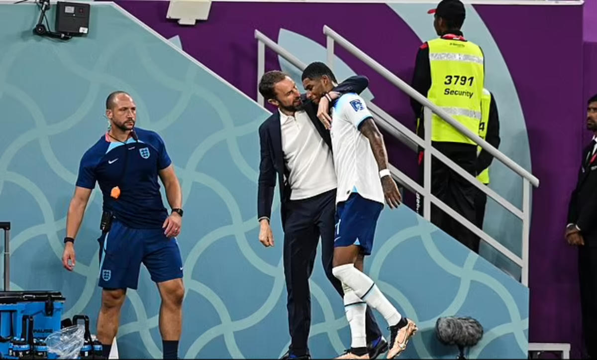 Huấn luyện viên tuyển Anh khăng khăng rằng cầu thủ của mình "đã được chuẩn bị", cho phép ông lùi lại. Ảnh: Daily Mail.