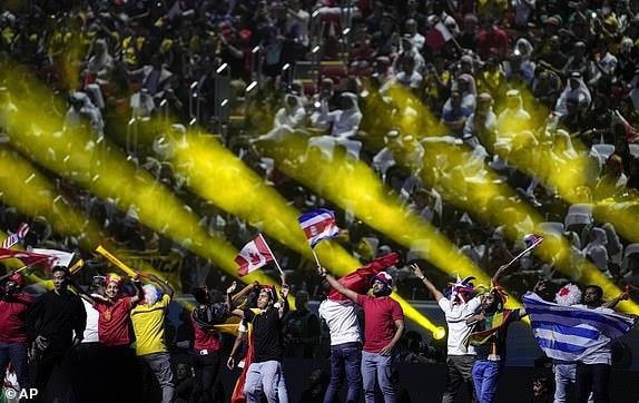 Hình ảnh quốc kỳ của các quốc gia tham dự World Cup 2022. Nguồn: AP.