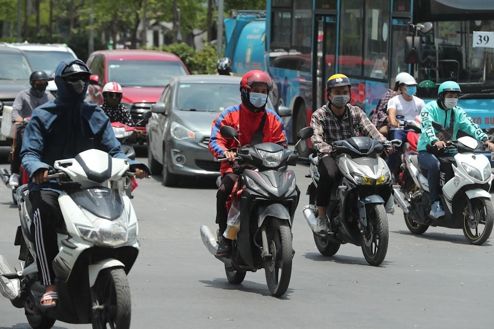 Những ngày qua, Hà Nội được ghi nhận là nơi có nhiệt độ cao. Ảnh: Quang Vinh