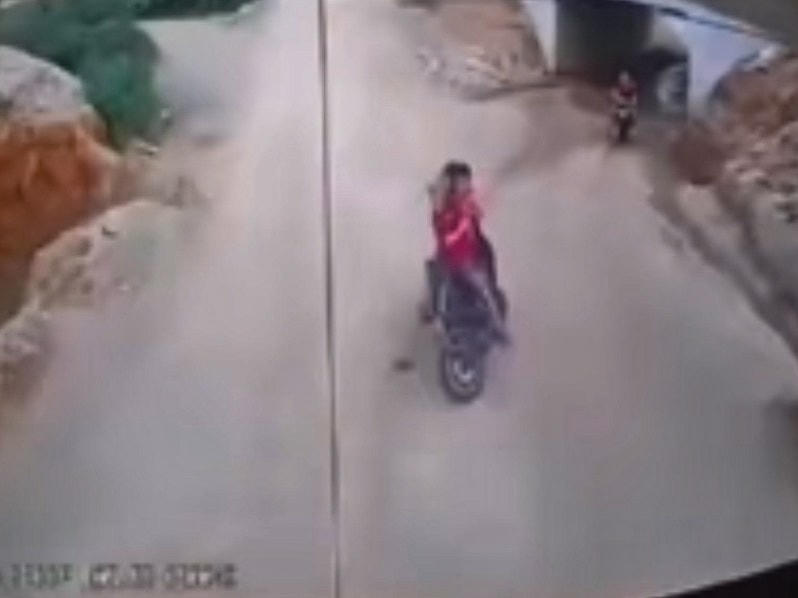 Hình ảnh camera của xe Howo ghi lại thời điểm xảy ra tai nạn.