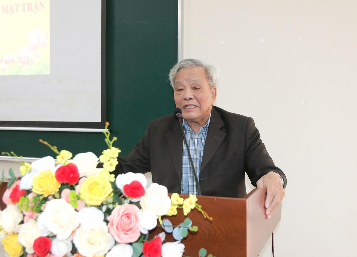 Ông Nguyễn Túc, Ủy viên Đoàn Chủ tịch UBTƯ MTTQ Việt Nam giới thiệu chuyên đề đến các học viên tham dự.