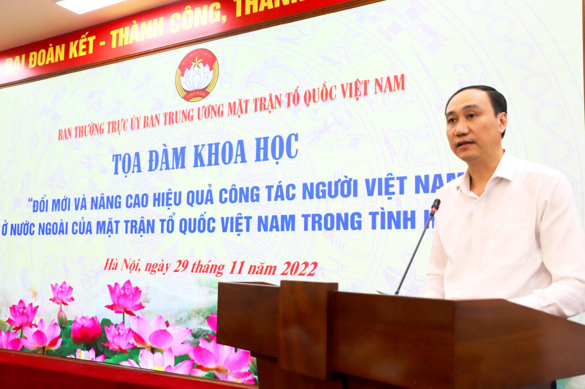Phó Chủ tịch Phùng Khánh Tài phát biểu tại Tọa đàm.