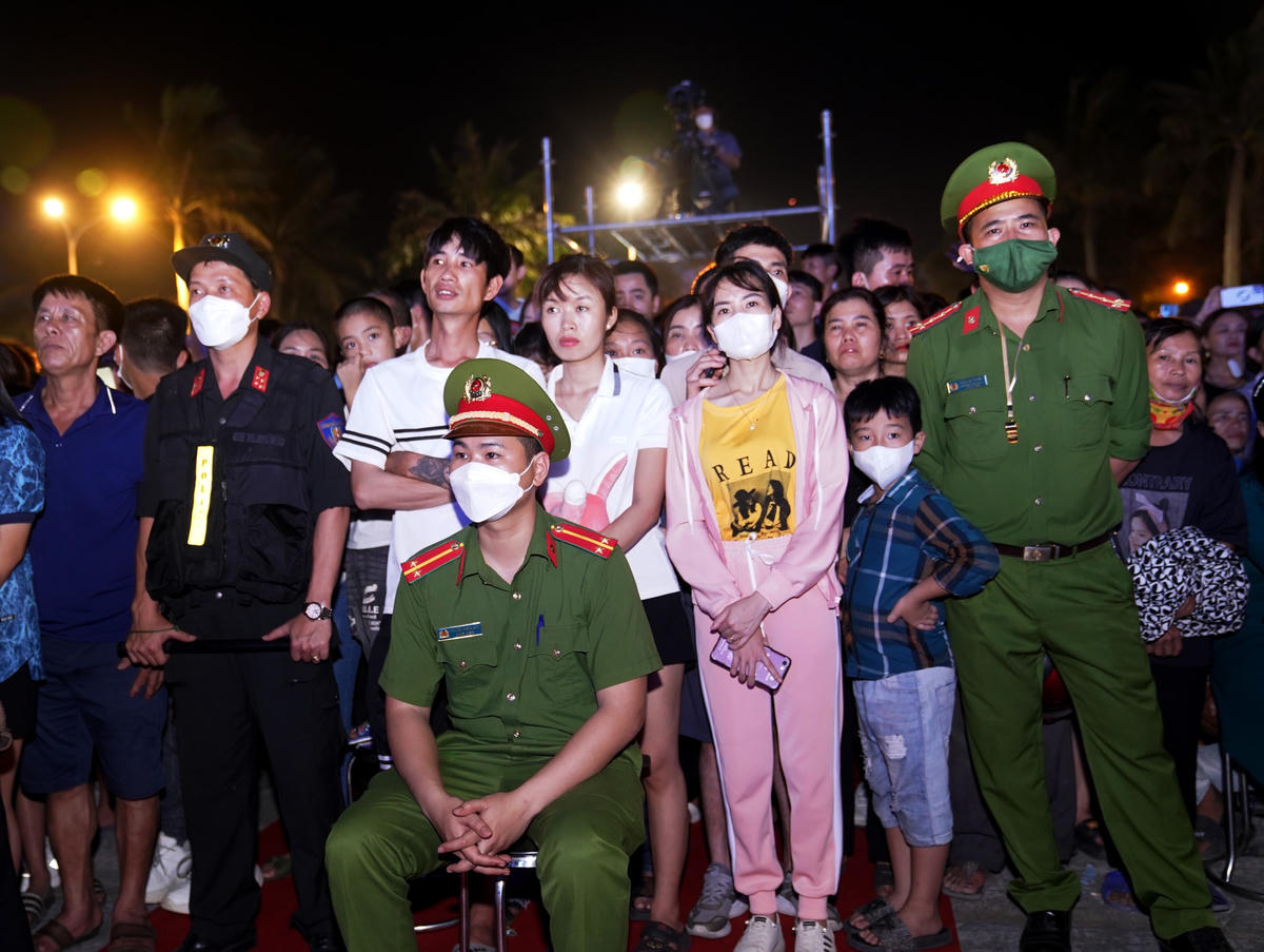 Để chương trình diễn ra thành công phải kể đến sự đóng góp rất lớn của các chiến sĩ trong lực lượng vũ trang.