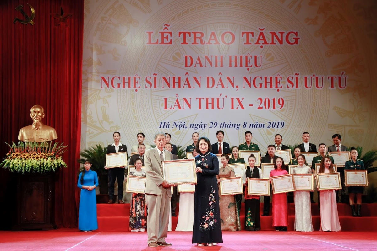anh-thay-bai-tren.jpg