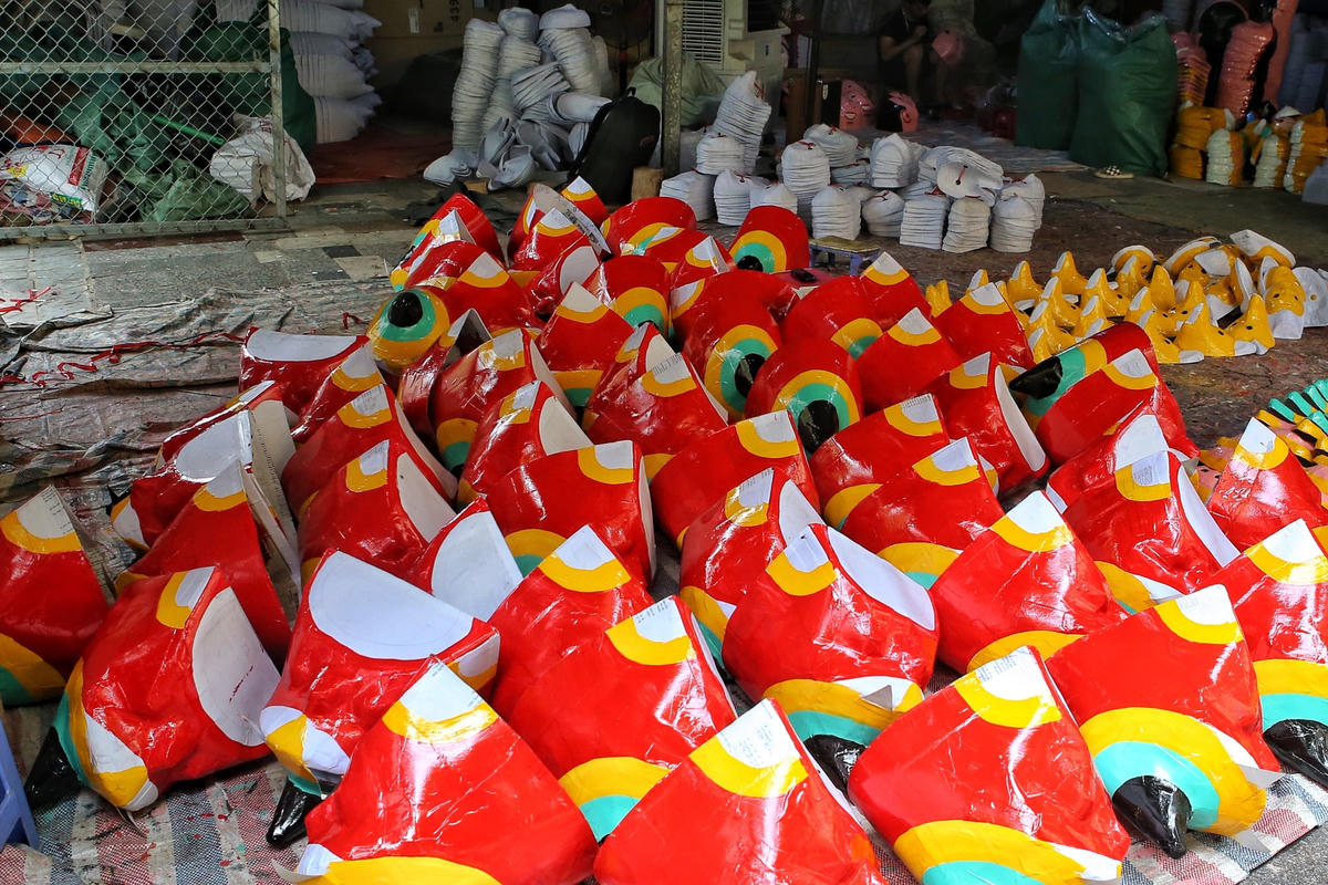 Một chiếc mặt nạ giấy bồi tại đây sẽ có giá từ 17.000 - 50.000 đồng/sản phẩm.