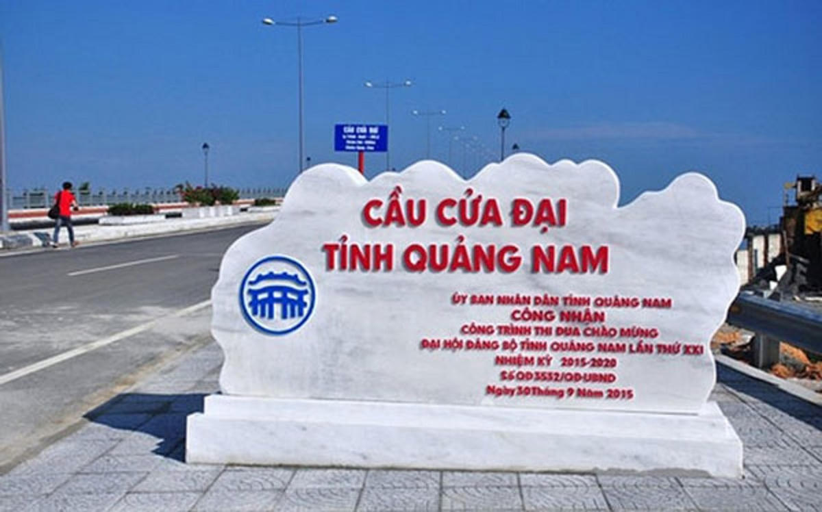 Một góc cầu Cửa Đại, tỉnh Quảng Nam. 