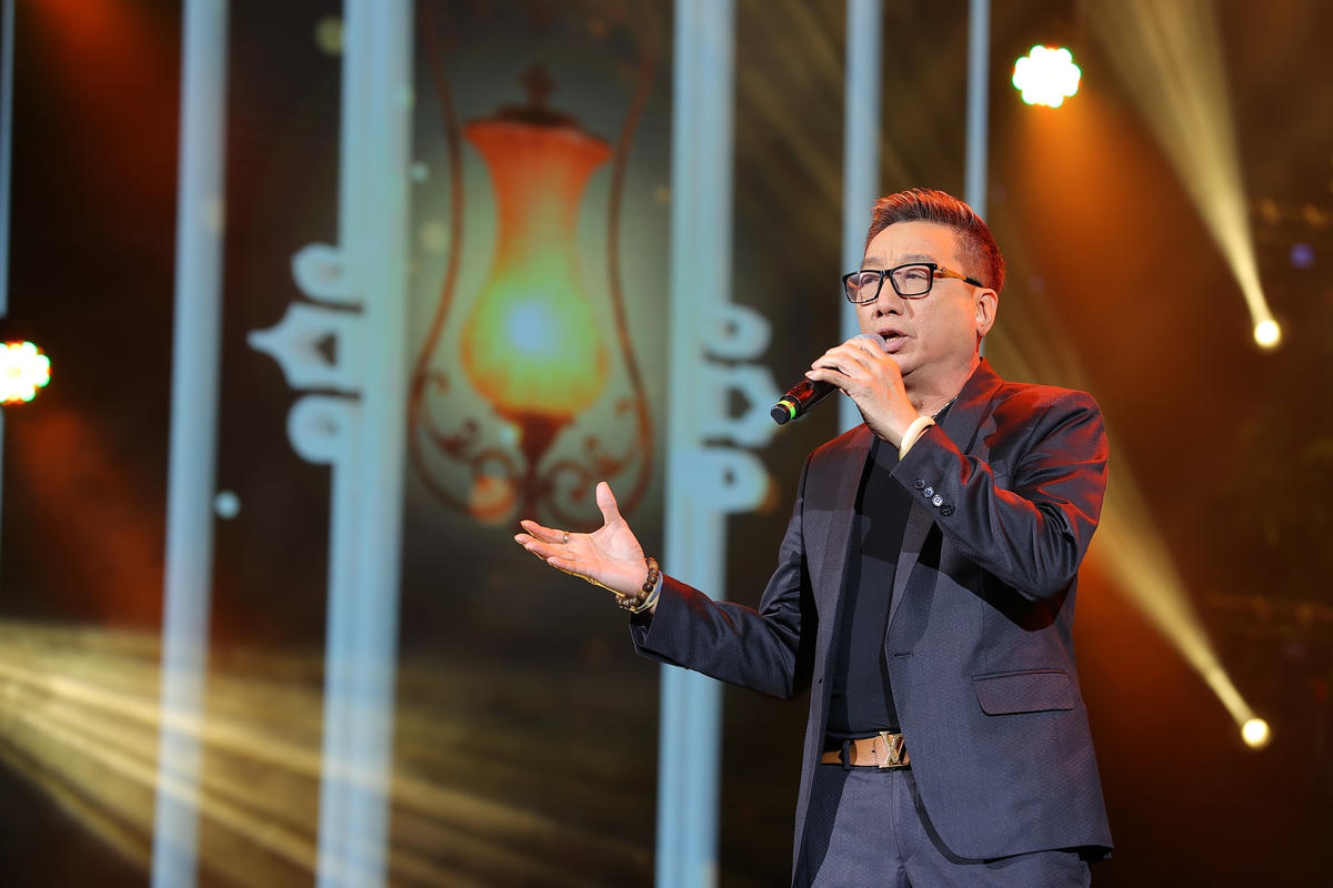 'Tết Vạn lộc 2023' cười ra nước mắt vì… hoa hậu