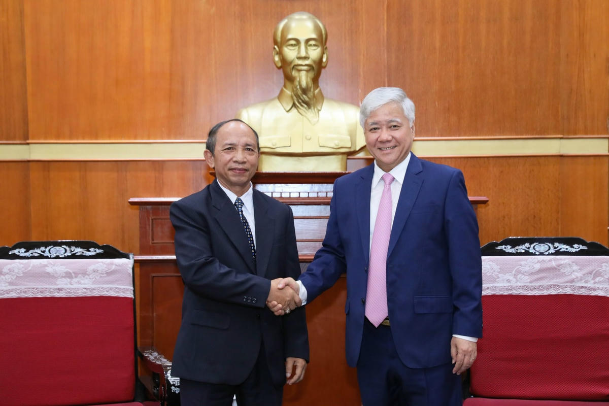 Bí thư Trung ương Đảng, Chủ tịch UBTƯ MTTQ Việt Nam Đỗ Văn Chiến tiếp ông Khampheuy Boutdavieng, Ủy viên Trung ương Đảng, Phó Chủ tịch Thường trực UBTƯ Mặt trận Lào xây dựng đất nước.