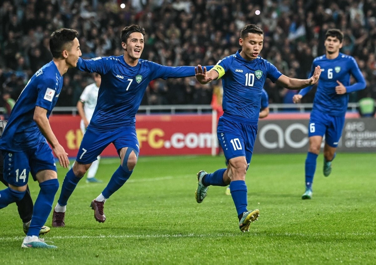 Các cầu thủ U20 Uzbekistan ăn mừng sau khi đội trưởng Rahmonaliyev ghi bàn (Ảnh: AFC.).
