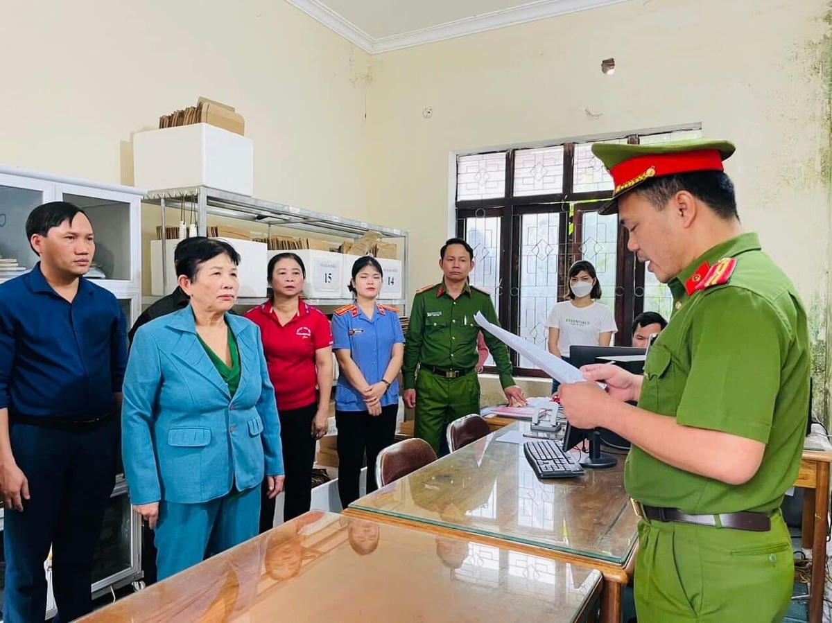 Công an huyện Hương Khê thi hành lệnh bắt Thái Thị Bé...