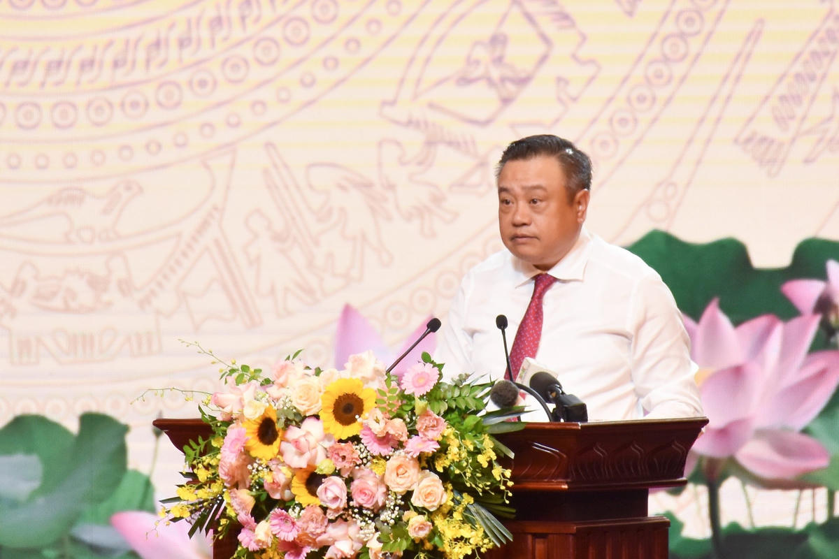 Chủ tịch UBND TP Hà Nội Trần Sỹ Thanh phát biểu tại Lễ tuyên dương.