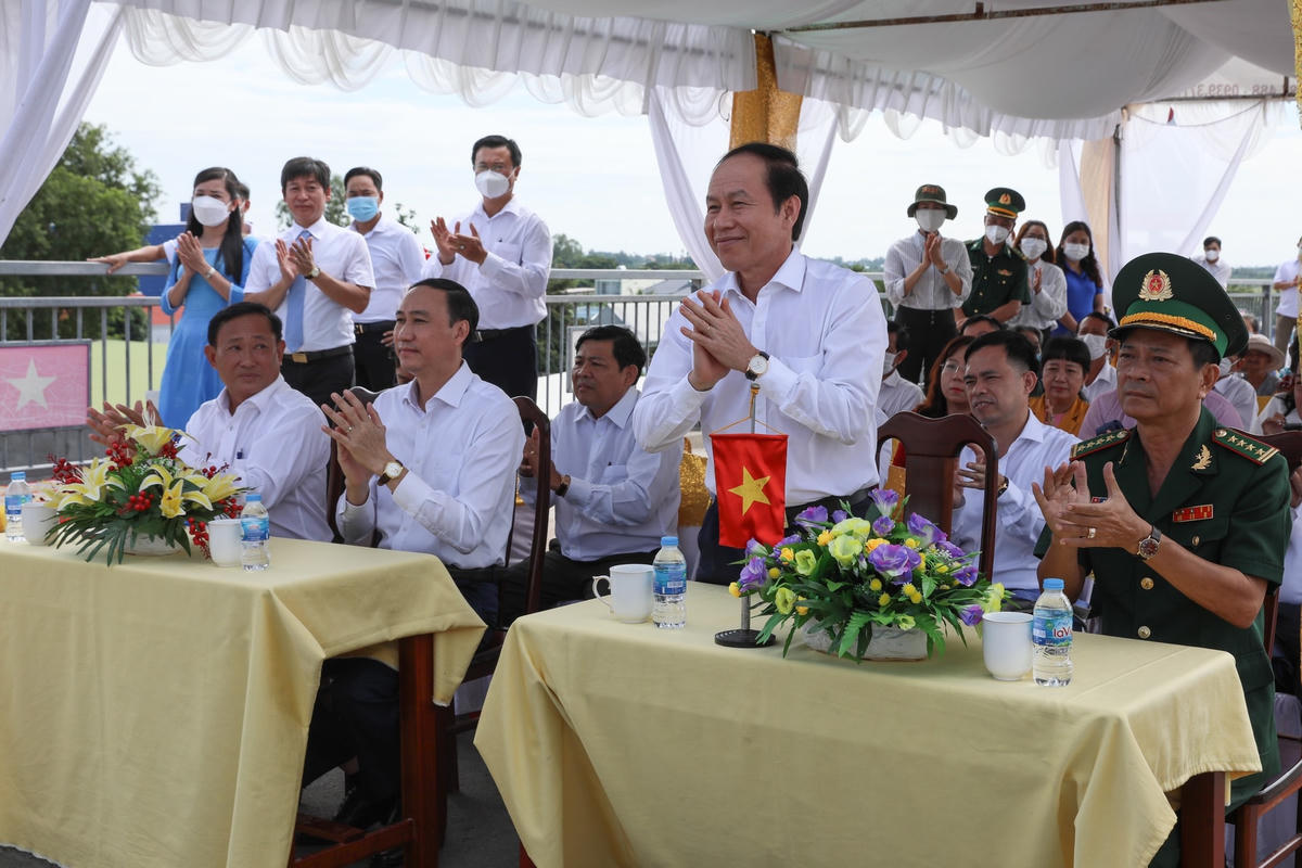 Ông Lê Tiến Châu, Ủy viên Trung ương Đảng, Phó Chủ tịch – Tổng Thư ký UBTƯ MTTQ Việt Nam và đoàn đại biểu Việt Nam tại buổi Lễ.