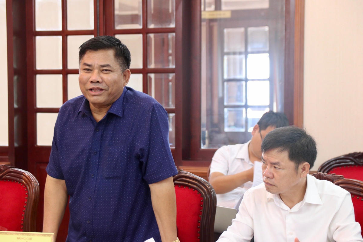 Thứ trưởng, Phó chủ nhiệm Ủy ban Dân tộc Y Thông phát biểu tại buổi làm việc.