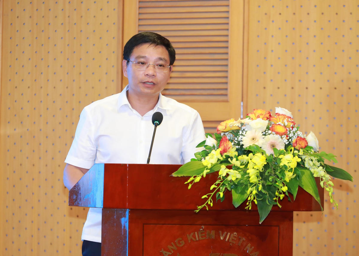 Bộ trưởng Bộ GTVT Nguyễn Văn Thắng phát biểu tại hội nghị.