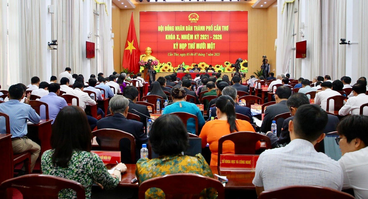 Kỳ họp thứ 11, HĐND TP Cần Thơ, nhiệm kỳ 2021-2026 bước vào phần chất vấn và trả lời chất vấn vào chiều 6/7.