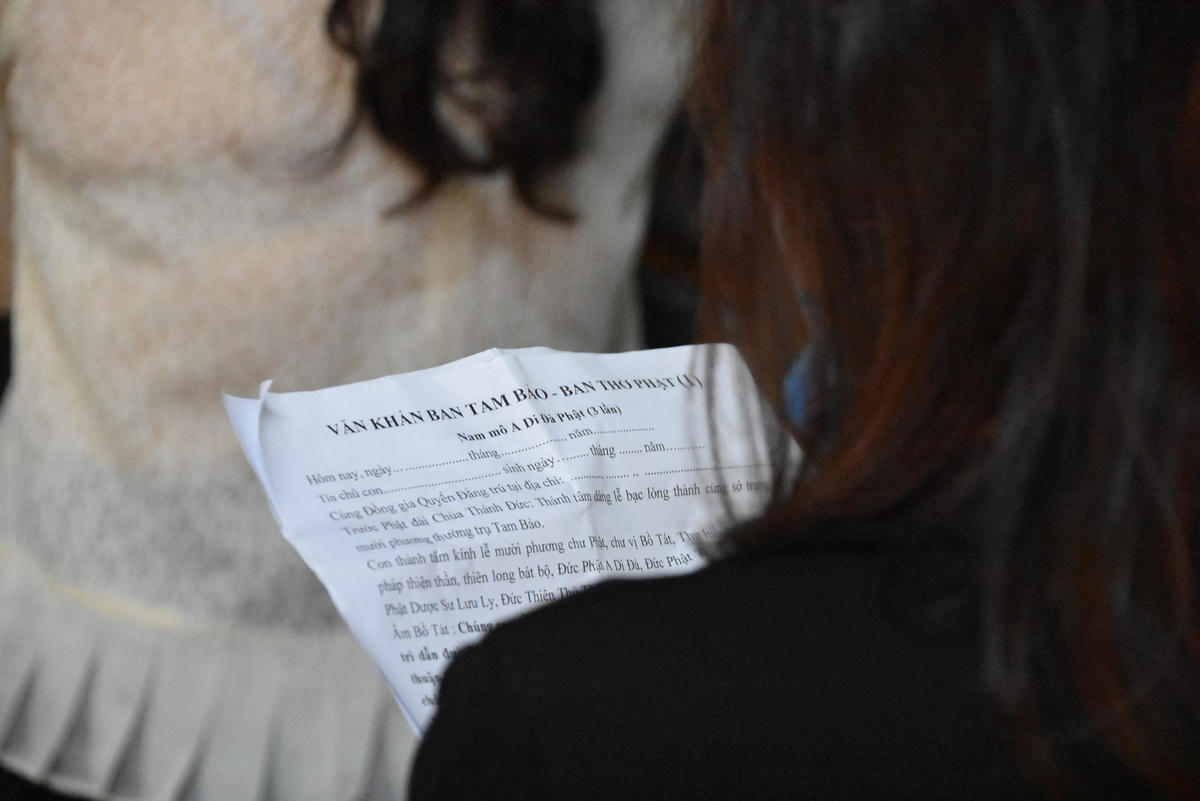 Những bài khấn đã được chuẩn bị từ trước để làm lễ cầu duyên.