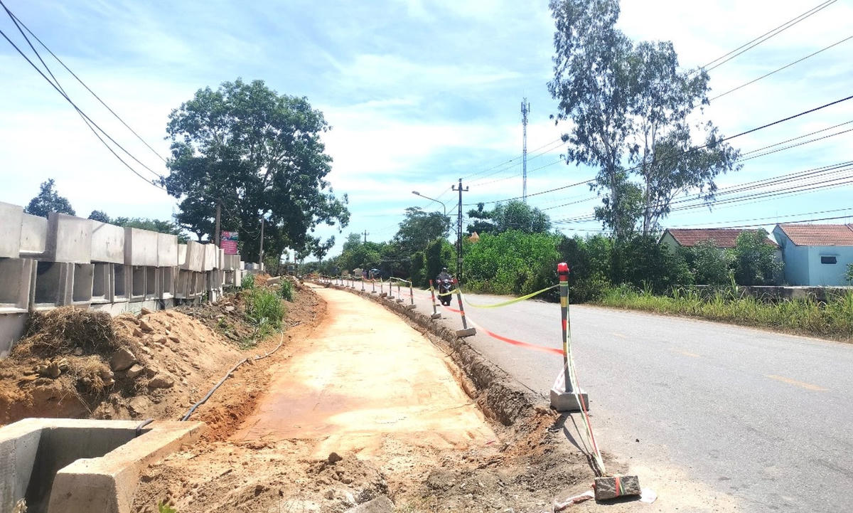 Quốc lộ 14E đoạn qua huyện Thăng Bình được mở rộng.