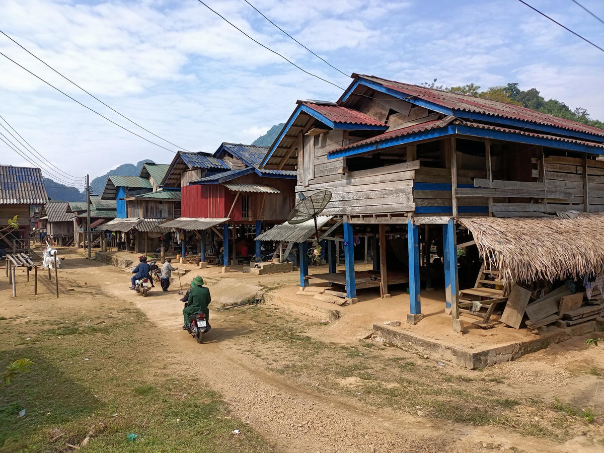 Một góc bản Cân.  