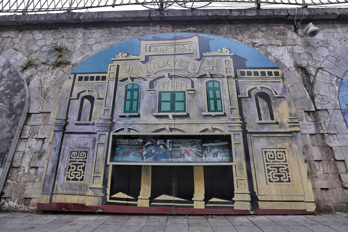 Theo họa sĩ Nguyễn Thế Sơn, những tác phẩm ở đây đều được sơn, vẽ lại về nguyên trạng, sau đó sơn phủ bảo vệ.