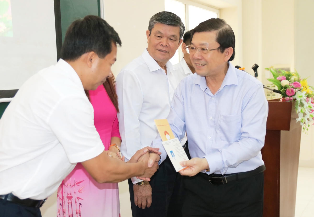 Bế giảng Lớp thứ nhất - Khóa X về bồi dưỡng nghiệp vụ công tác Mặt trận năm 2023