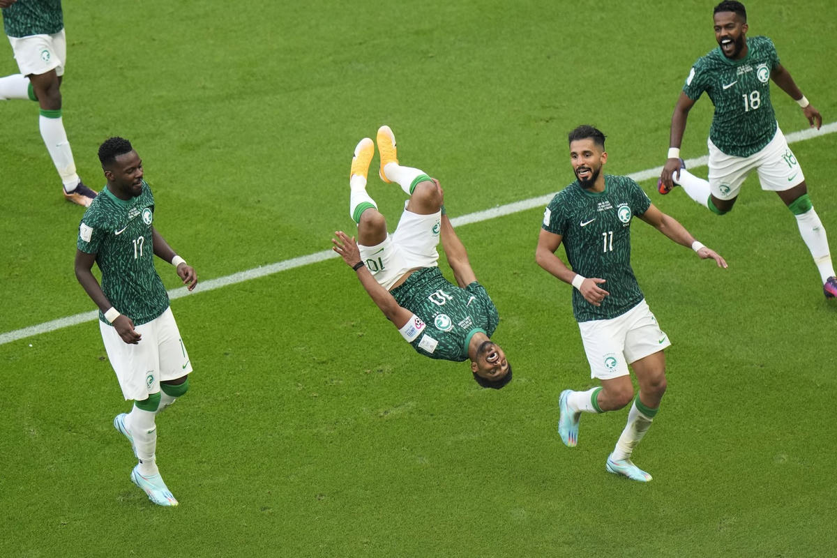 Salem Al-Dawsari của Saudi Arabia ăn mừng sau khi ghi bàn thắng thứ hai cho đội bóng của mình trước Argentina.