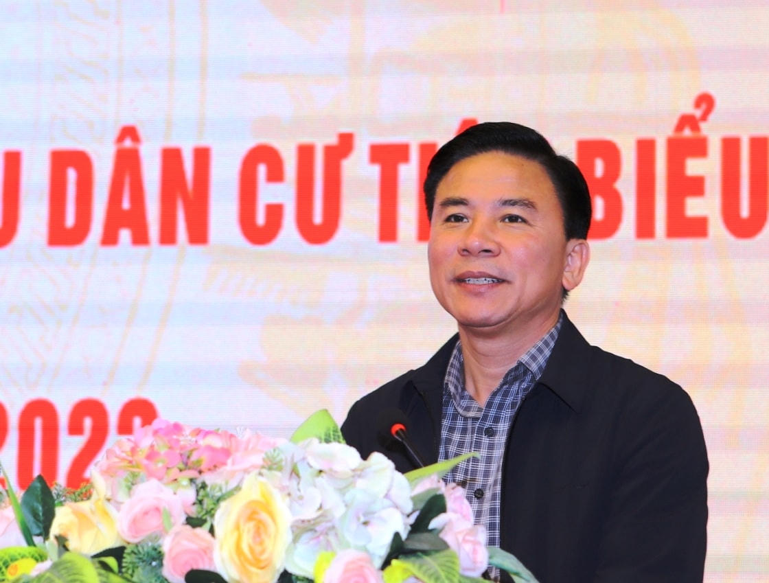  Ông Đỗ Trọng Hưng - Bí thư Tỉnh ủyThanh Hóa nhiệt liệt chúc mừng 100 TBCTMT tiêu biểu tỉnh Thanh Hóa, giai đoạn 2020-2022.