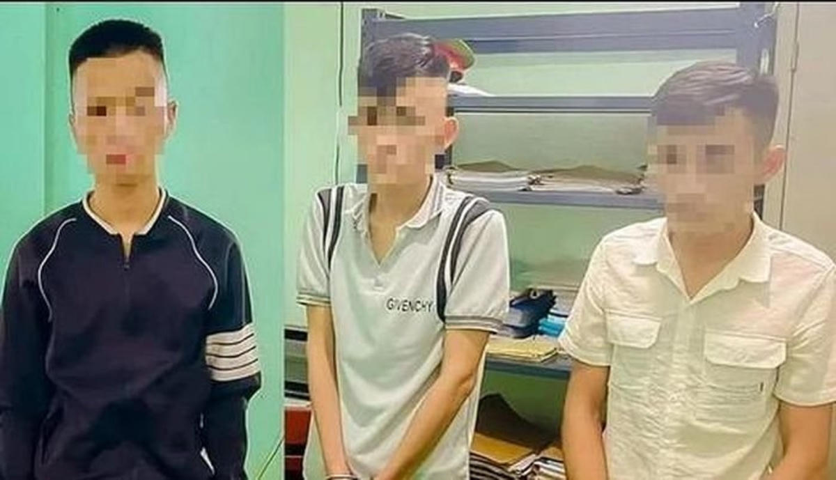 Các đối tượng tại cơ quan Công an.