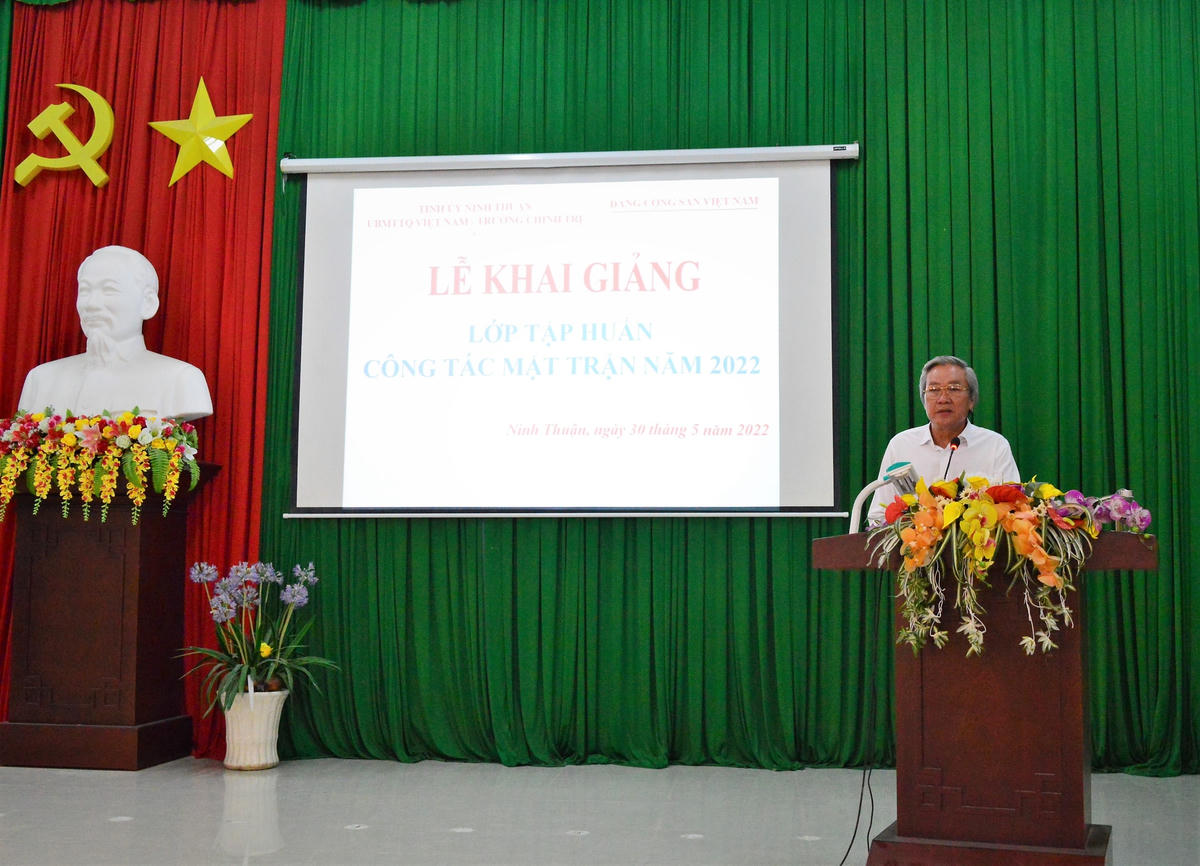 Ông Lê Văn Bình, Chủ tịch Ủy ban MTTQ Việt Nam tỉnh Ninh Thuận phát biểu tại buổi lễ.